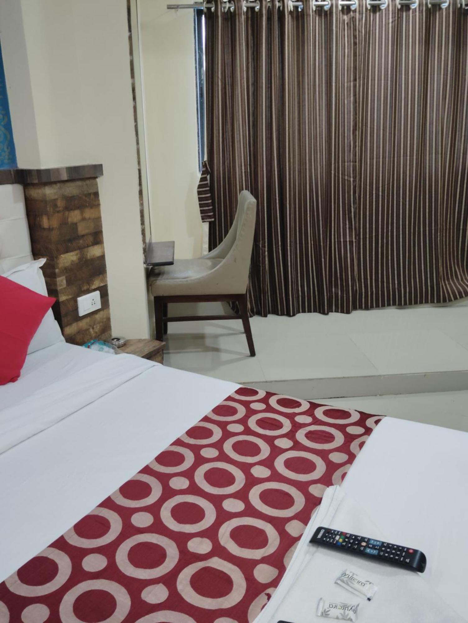 Hotel Golden Park Near Nesco Mumbai Exterior foto
