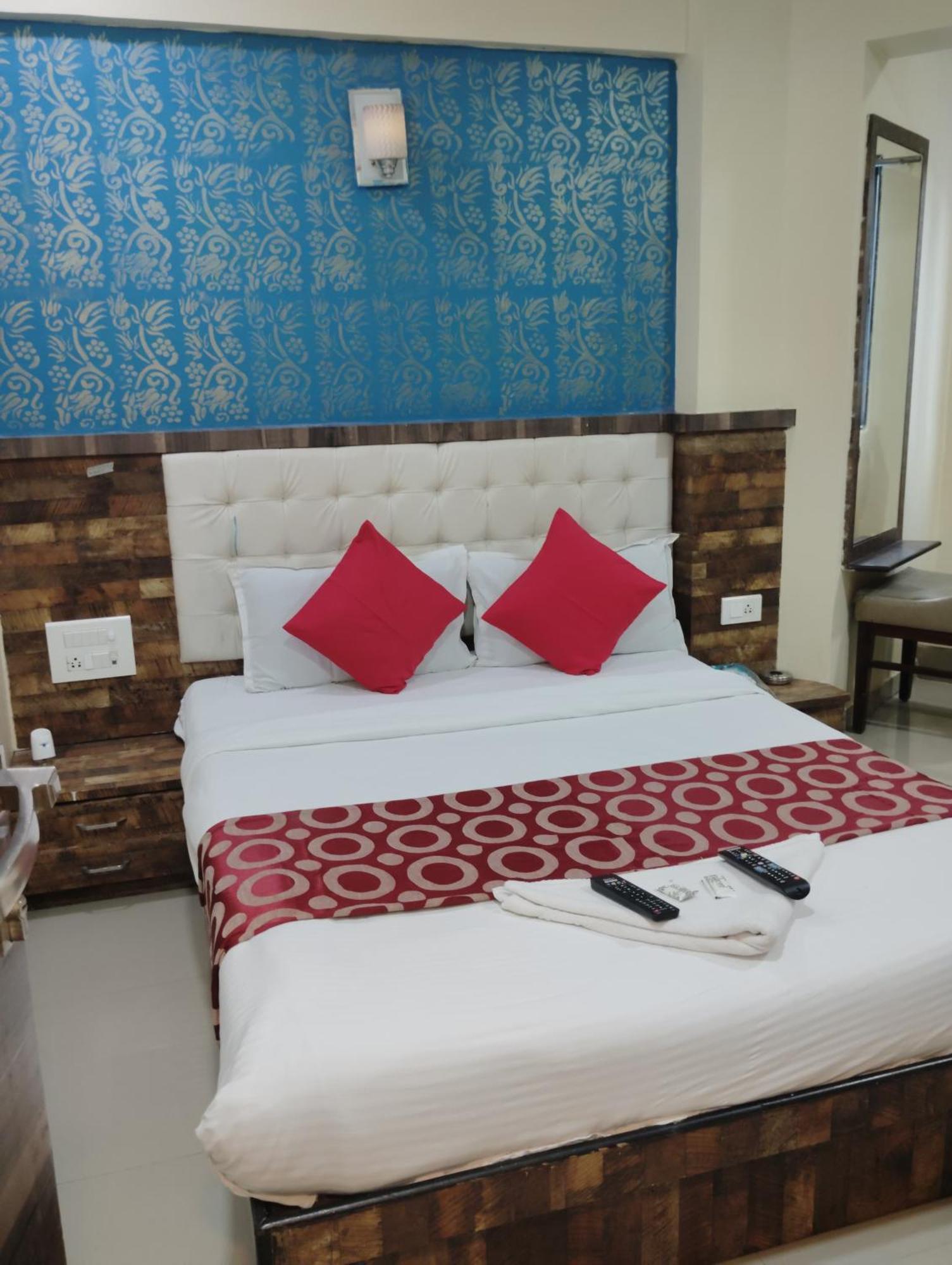 Hotel Golden Park Near Nesco Mumbai Exterior foto
